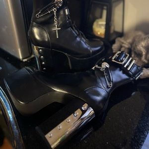 Size 10 kill star Goth Boots